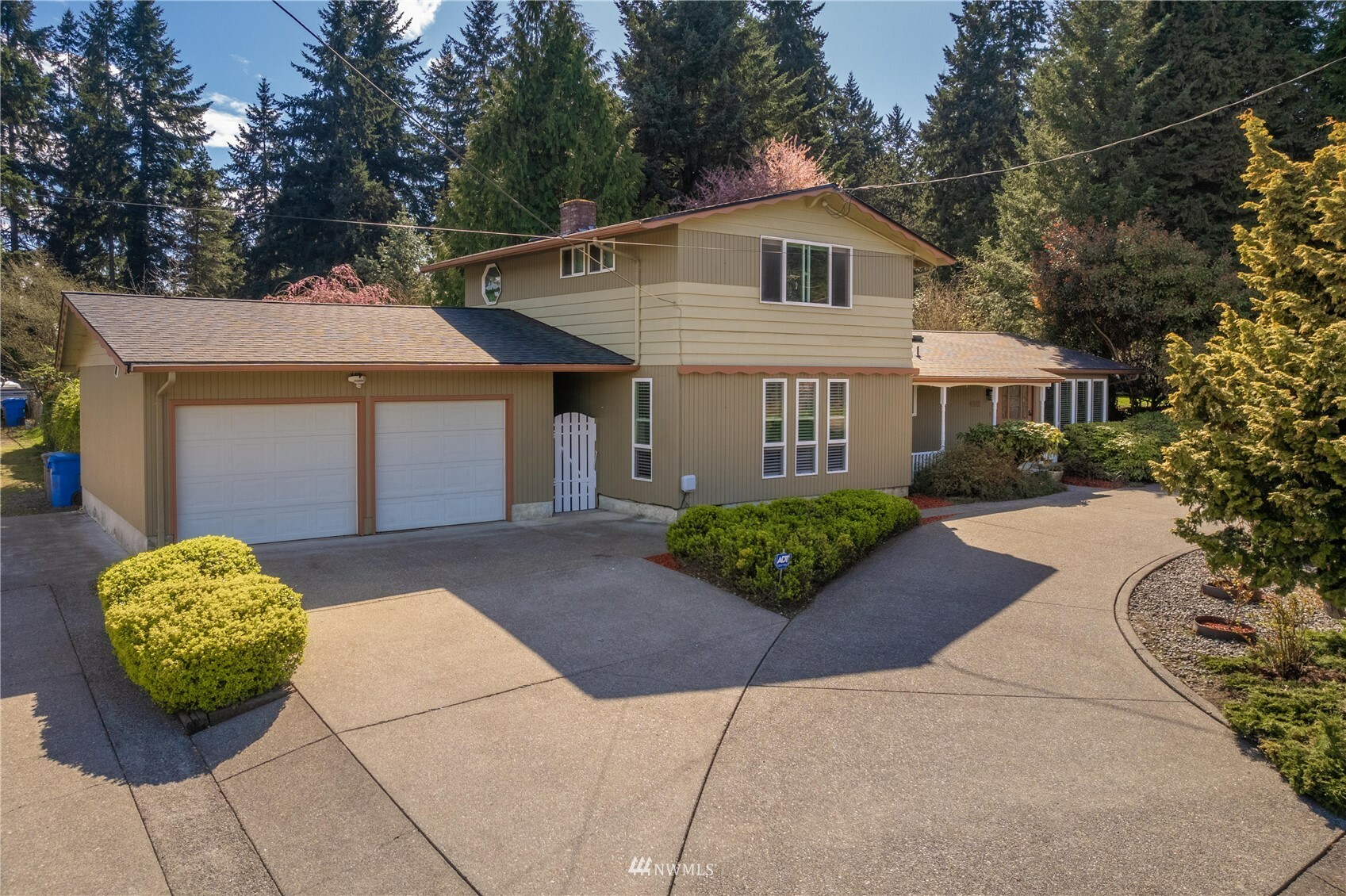 Property Photo:  4812 64th Street E  WA 98443 