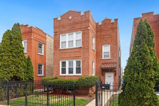 Property Photo: 3755 N Sacramento Avenue IL 60618
