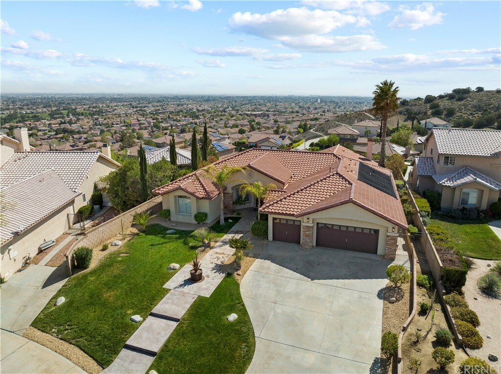 Property Photo:  40214 Jacinto Way  CA 93551 