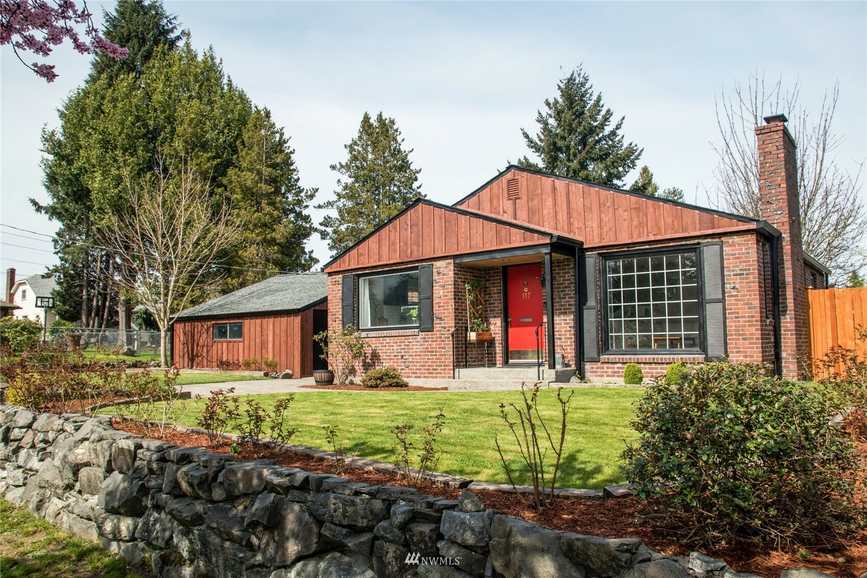 Property Photo:  117 E 40th Street  WA 98404 