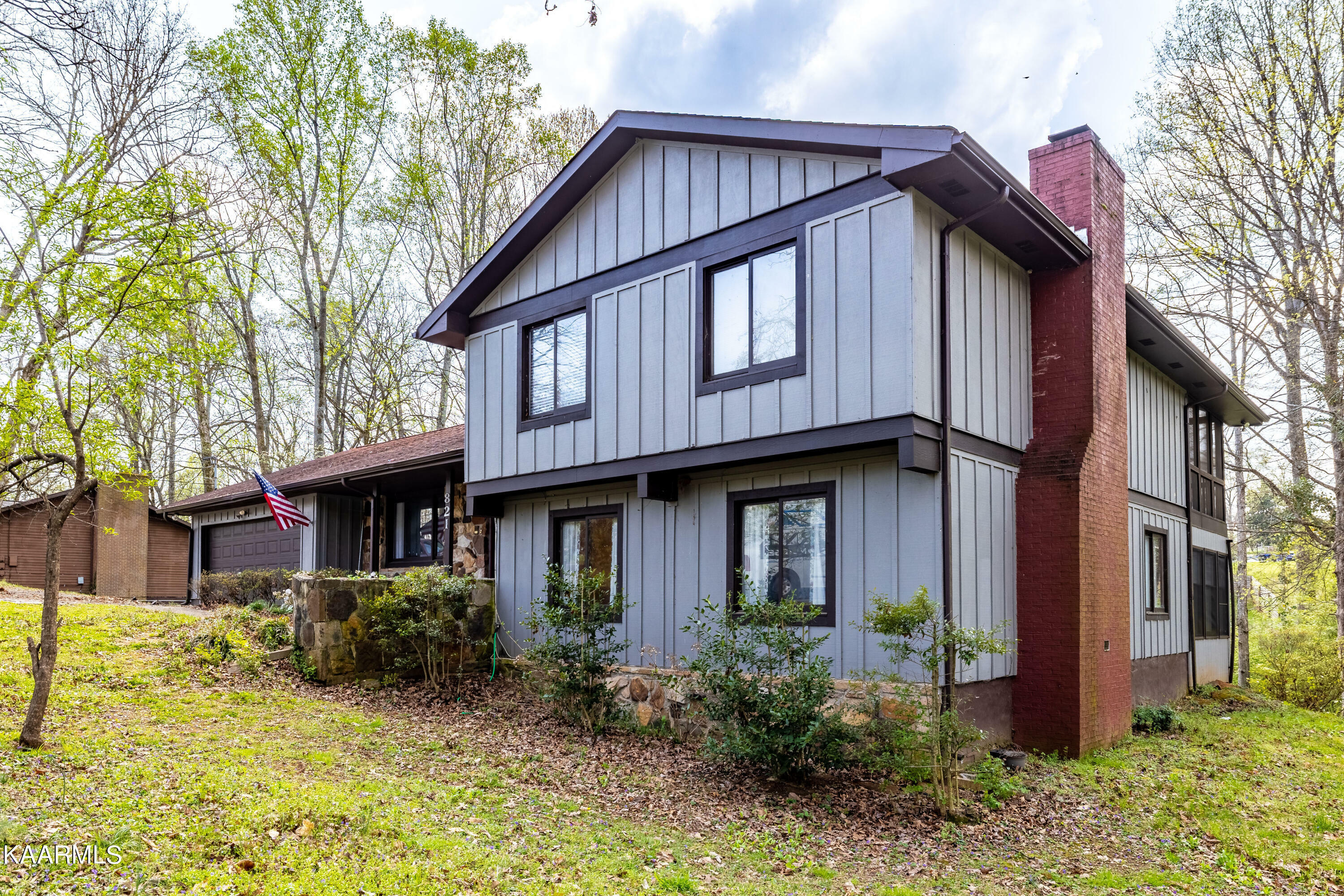 821 Sanders Rd  Knoxville TN 37923 photo
