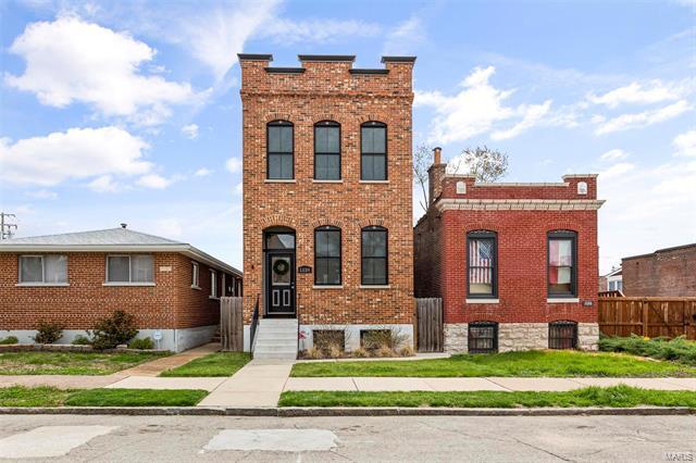 Property Photo: 1124 Kentucky Avenue 63110