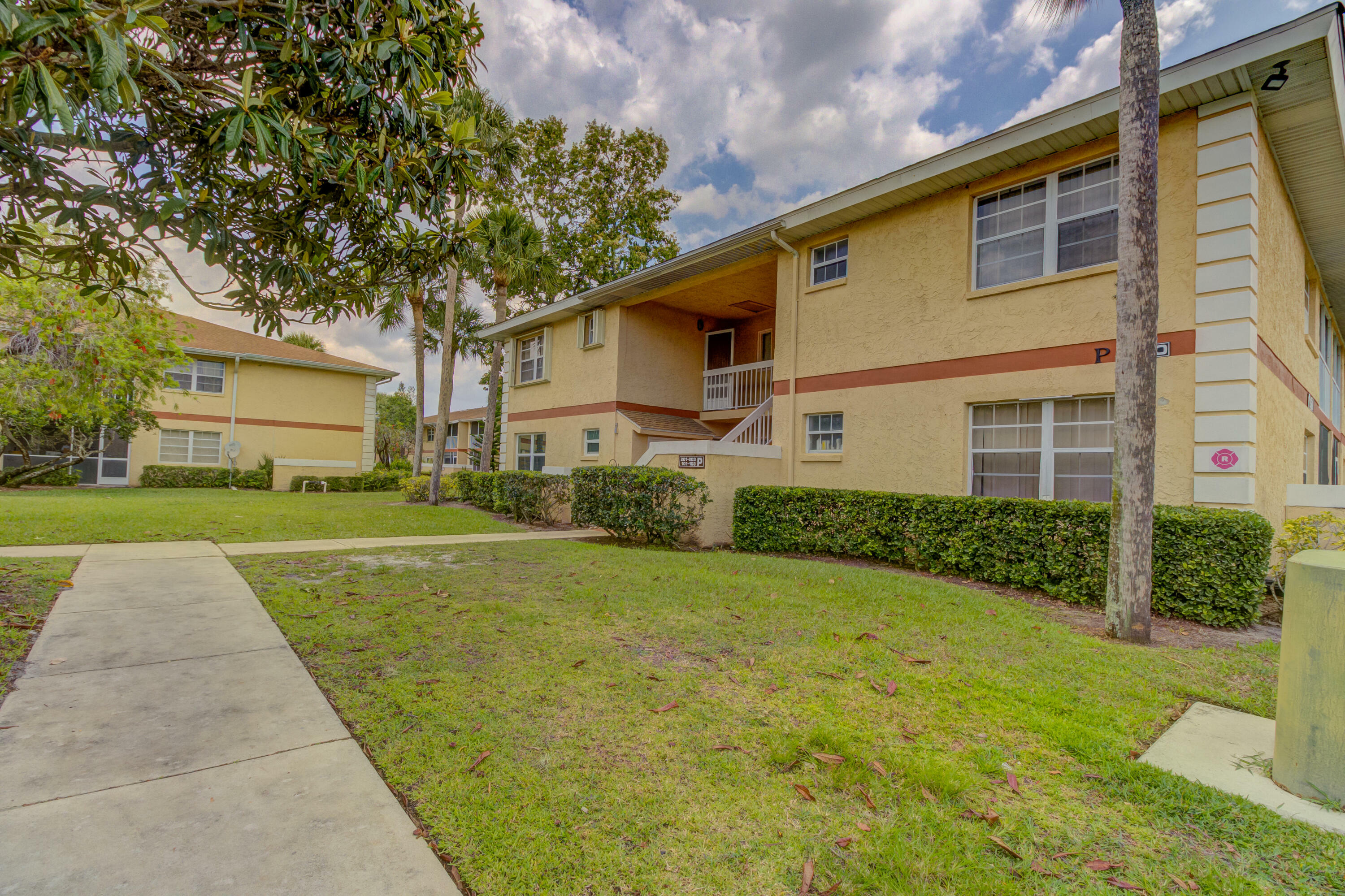 Property Photo:  1550 SE Royal Green Circle 103  FL 34952 