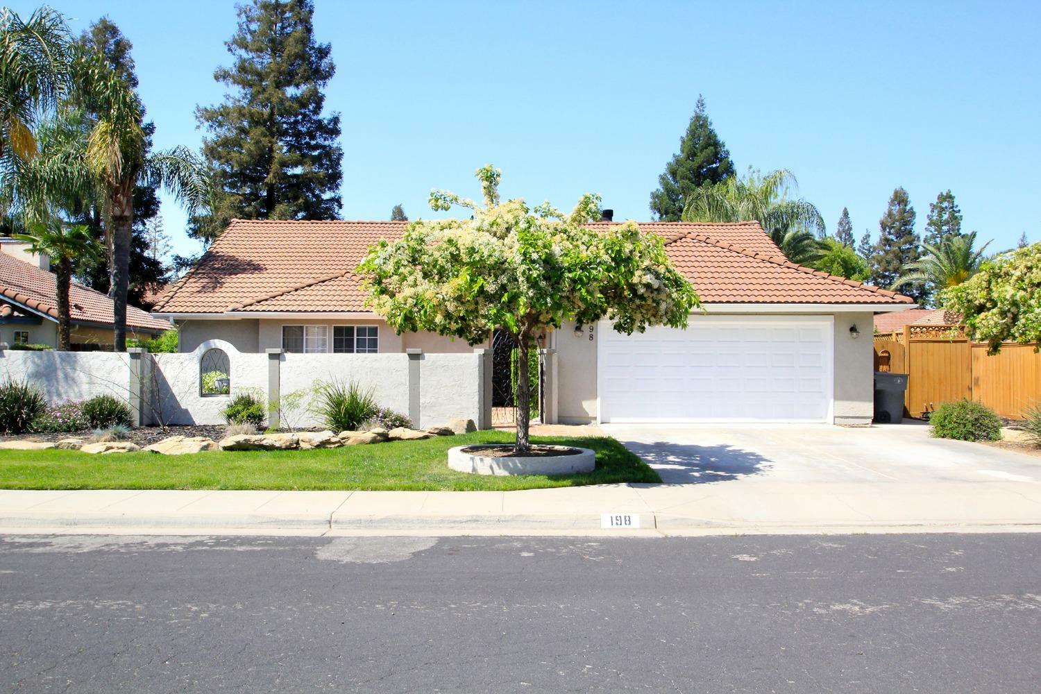 198 N Carolina Avenue  Clovis CA 93611 photo