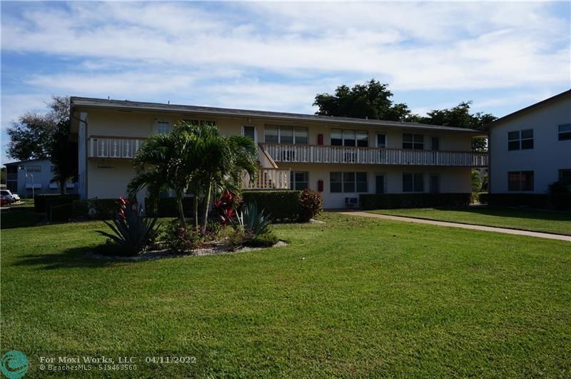 Property Photo: 194 Cambridge H 194 FL 33417