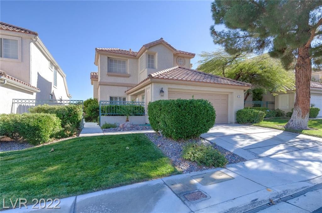 Property Photo:  924 Pro Players Drive  NV 89134