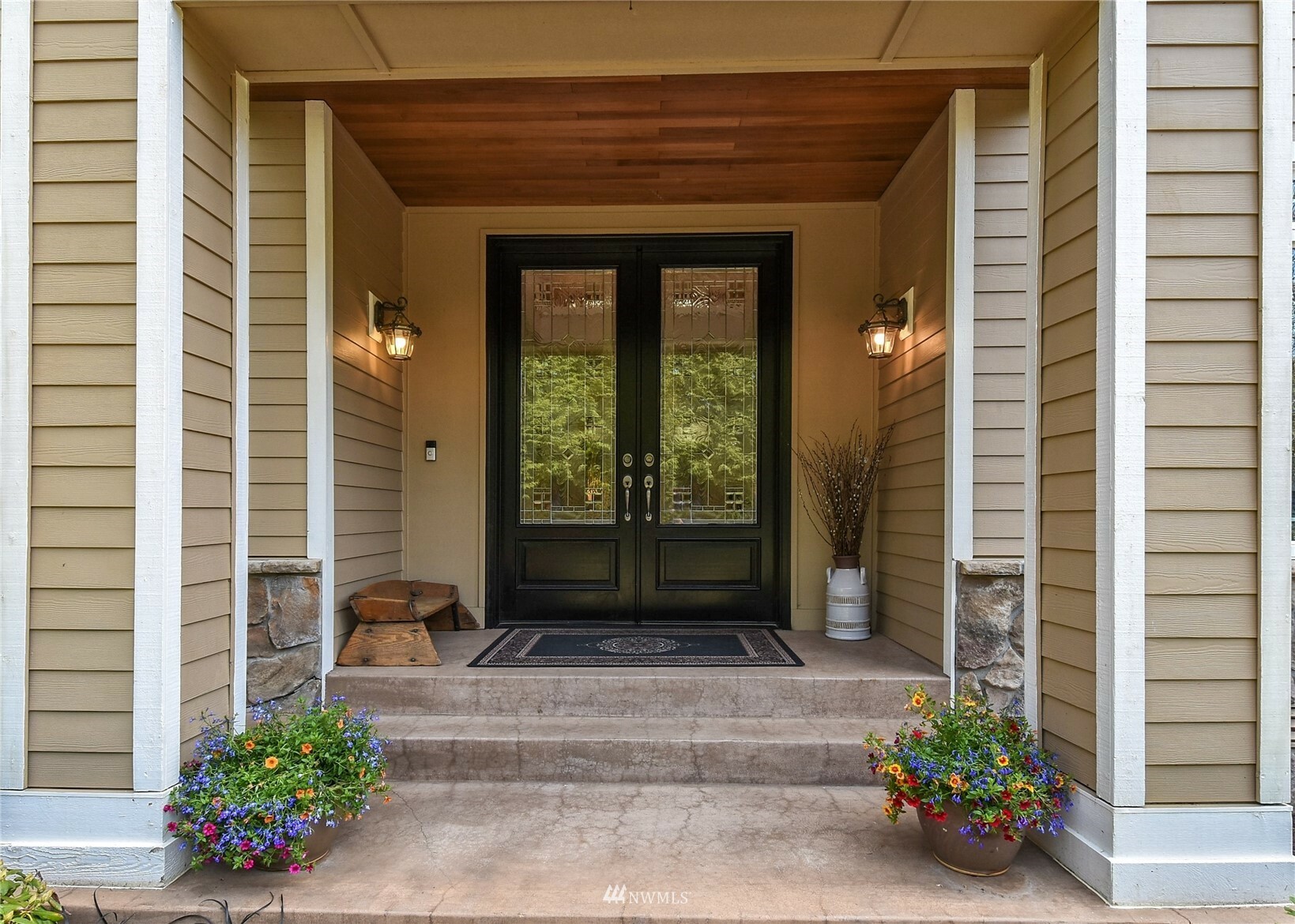 Property Photo: 19446 185th Avenue SE WA 98058