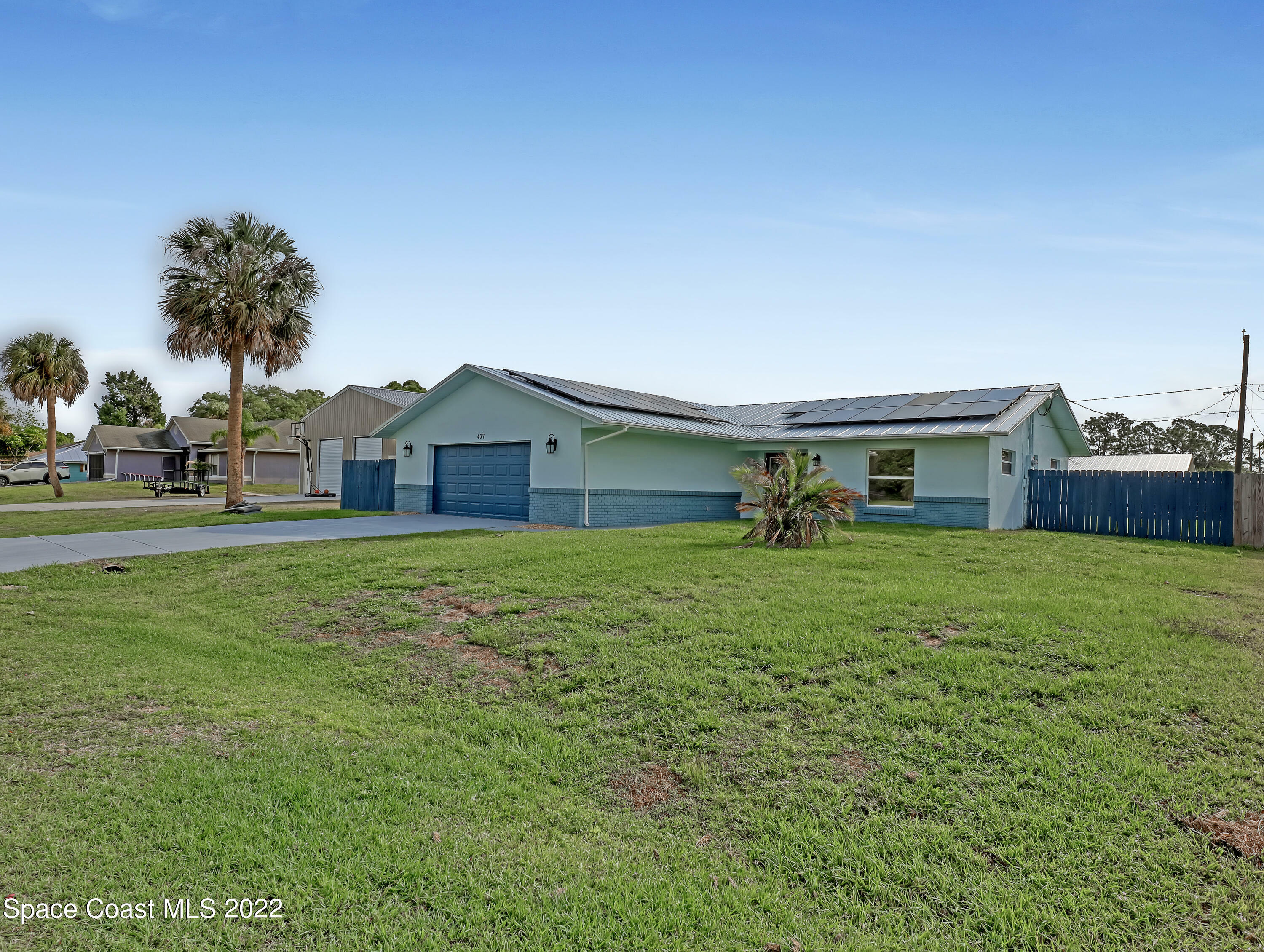 Property Photo:  437 Veronica Avenue NE  FL 32907 