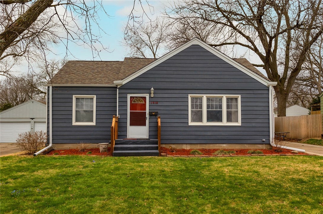 Property Photo:  1618 61st Street  IA 50322 