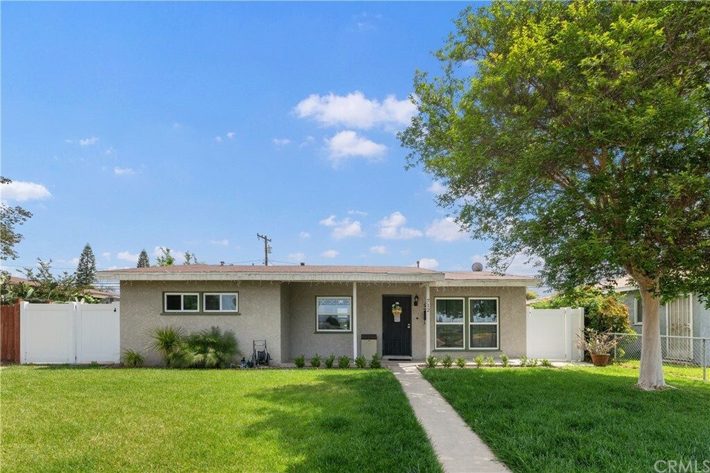 Property Photo:  712 N Magnolia Avenue  CA 92801 