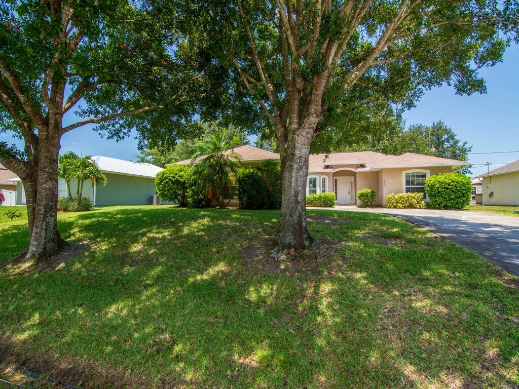 Property Photo:  462 Biscayne Lane  FL 32958 