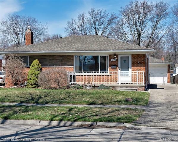Property Photo:  1371 Beaupre Avenue  MI 48071 