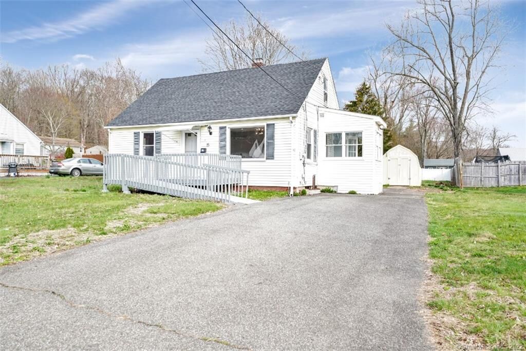 Property Photo:  15 Dee Avenue  CT 06451 
