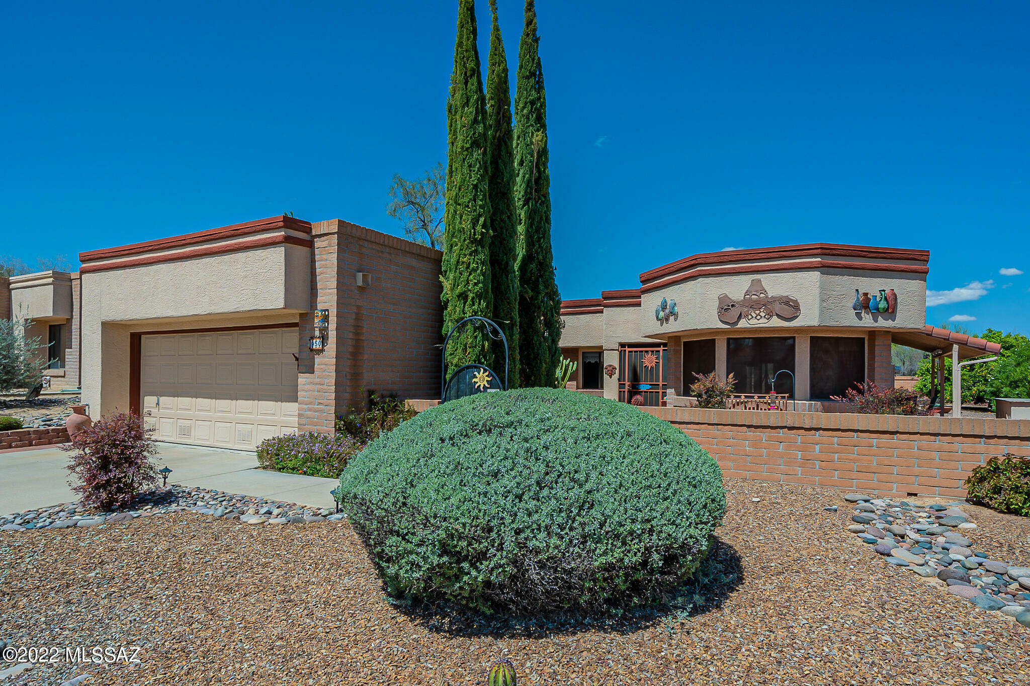 Property Photo:  950 W Rio Zuni  AZ 85614 