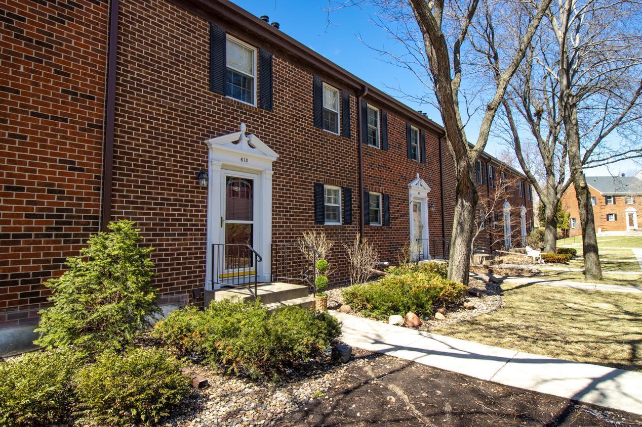 Property Photo: 613 Maple Park Drive MN 55118