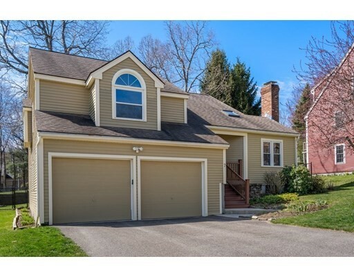 Property Photo: 7 Stonegate Ln MA 01605
