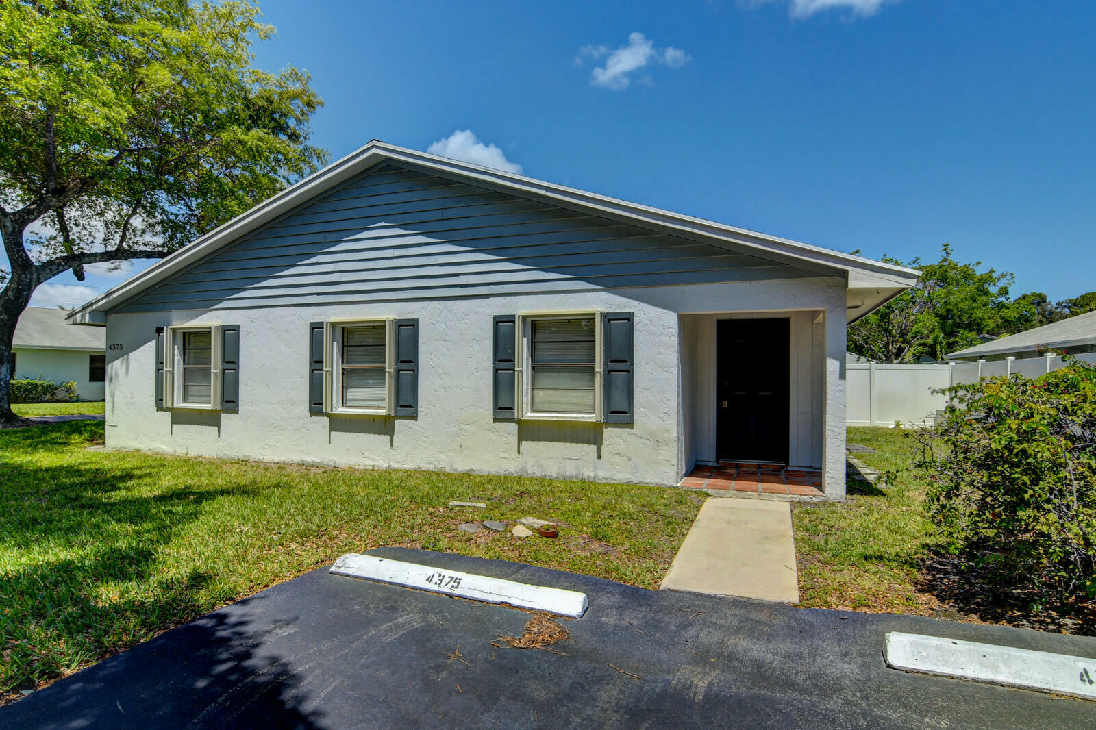 Property Photo:  4375 Walden Circle  FL 33463 