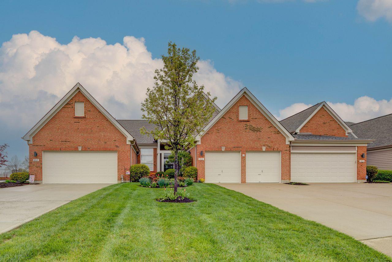 Property Photo: 864 Cypresspoint Ct OH 45245