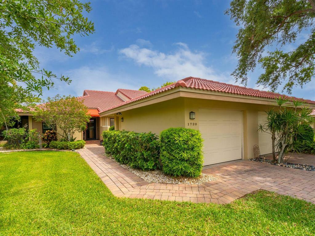 Property Photo:  1720 Kestral Park Way S 49  FL 34231 