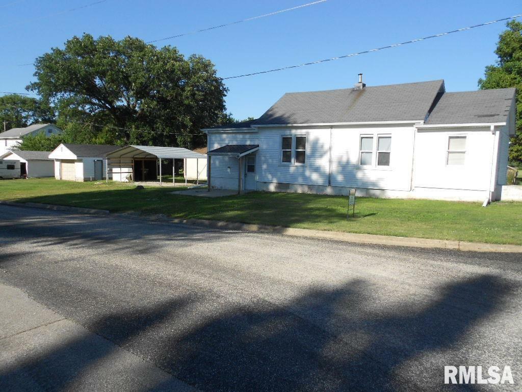 Property Photo: 301 E Woodford IL 61561-0514