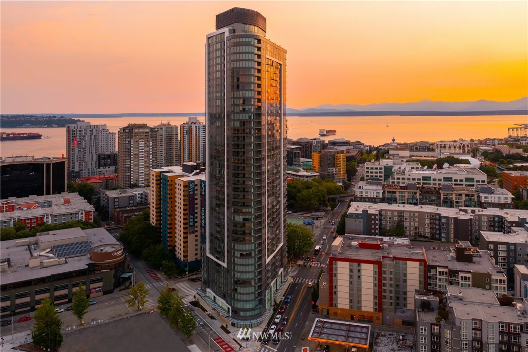 Property Photo: 2510 6th Avenue 610 WA 98121