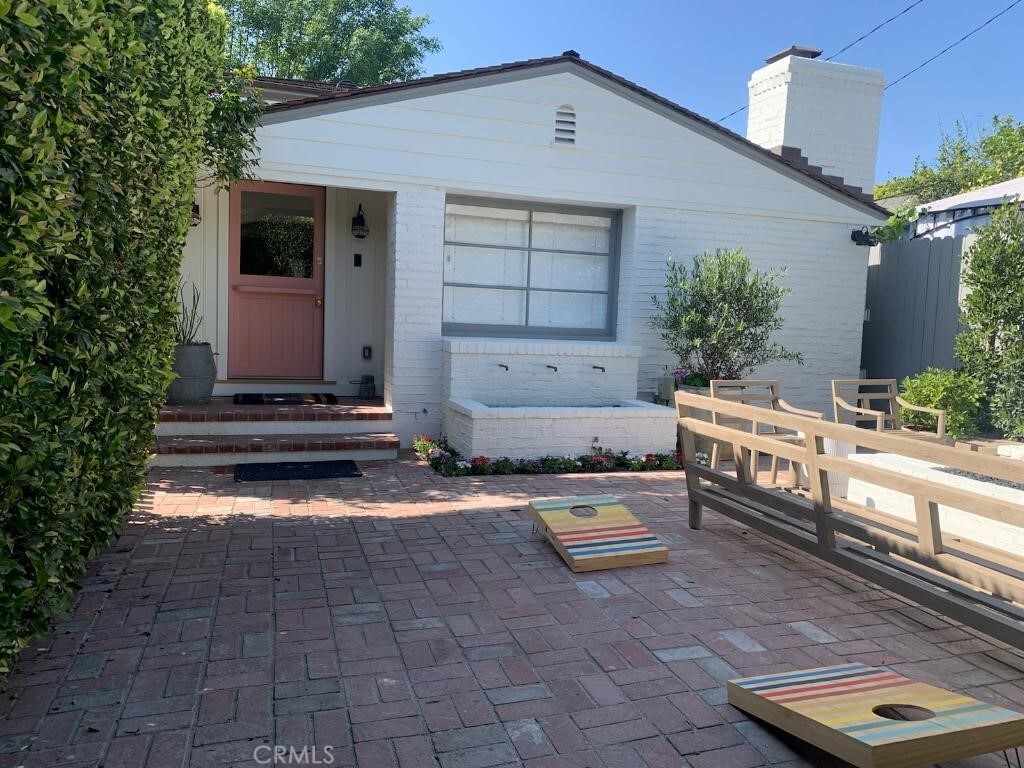 Property Photo:  520 Seaview Street  CA 92651 