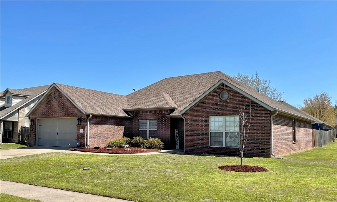 Property Photo:  536 N Fox Meadows Lane  AR 72704 