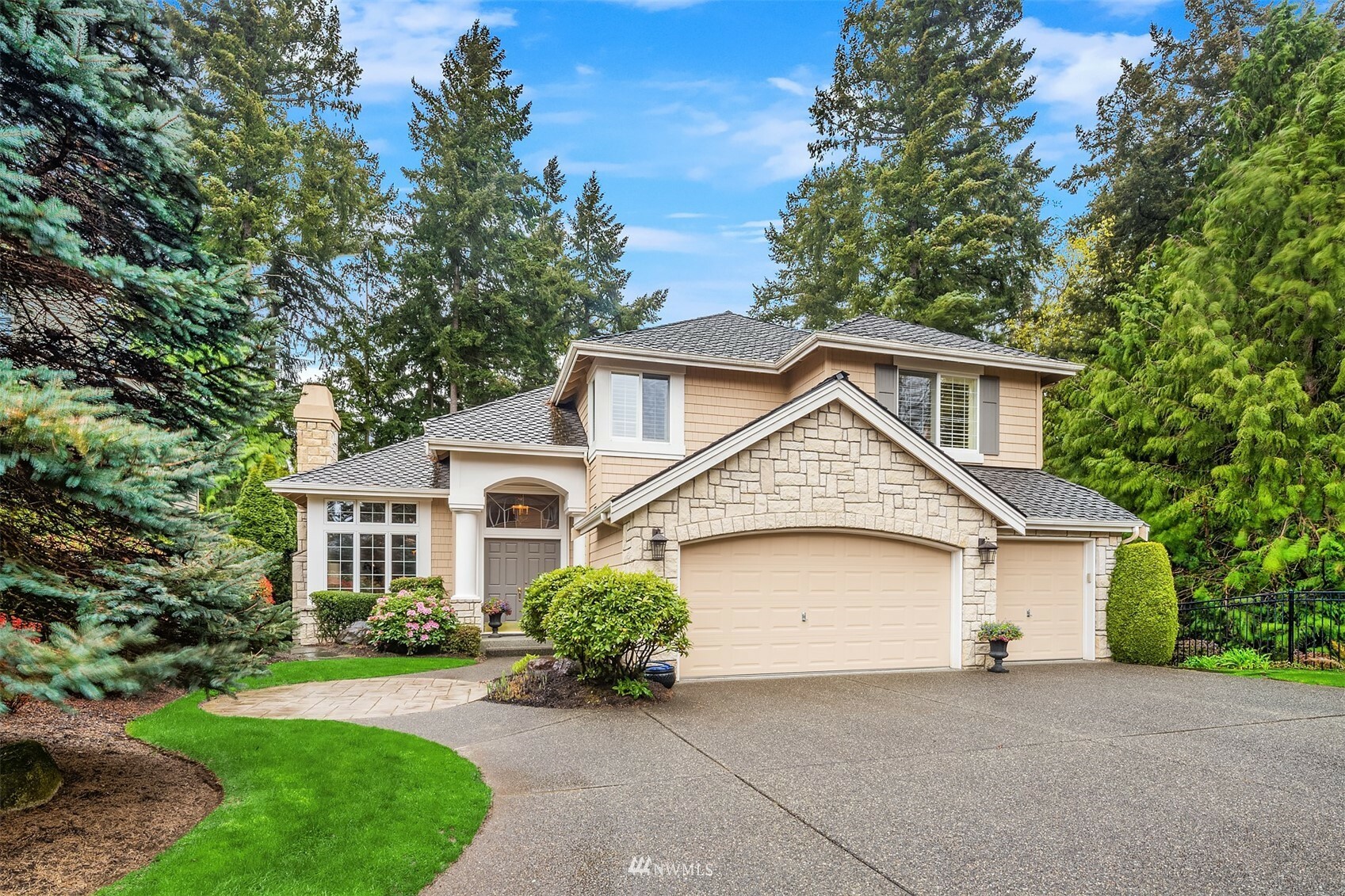 Property Photo:  19166 NE 43rd Court  WA 98074 