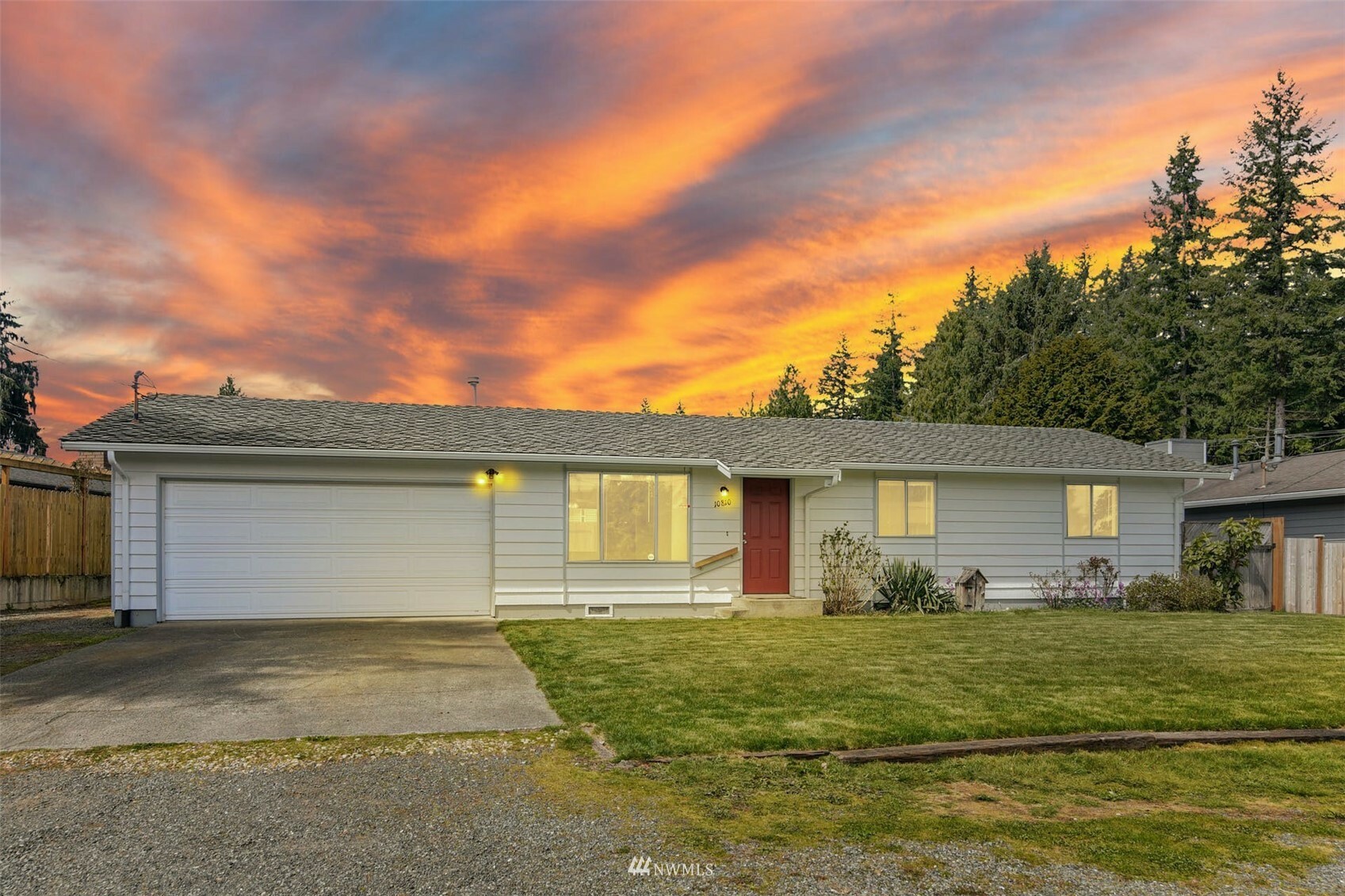 Property Photo:  10810 38th Drive SE  WA 98208 