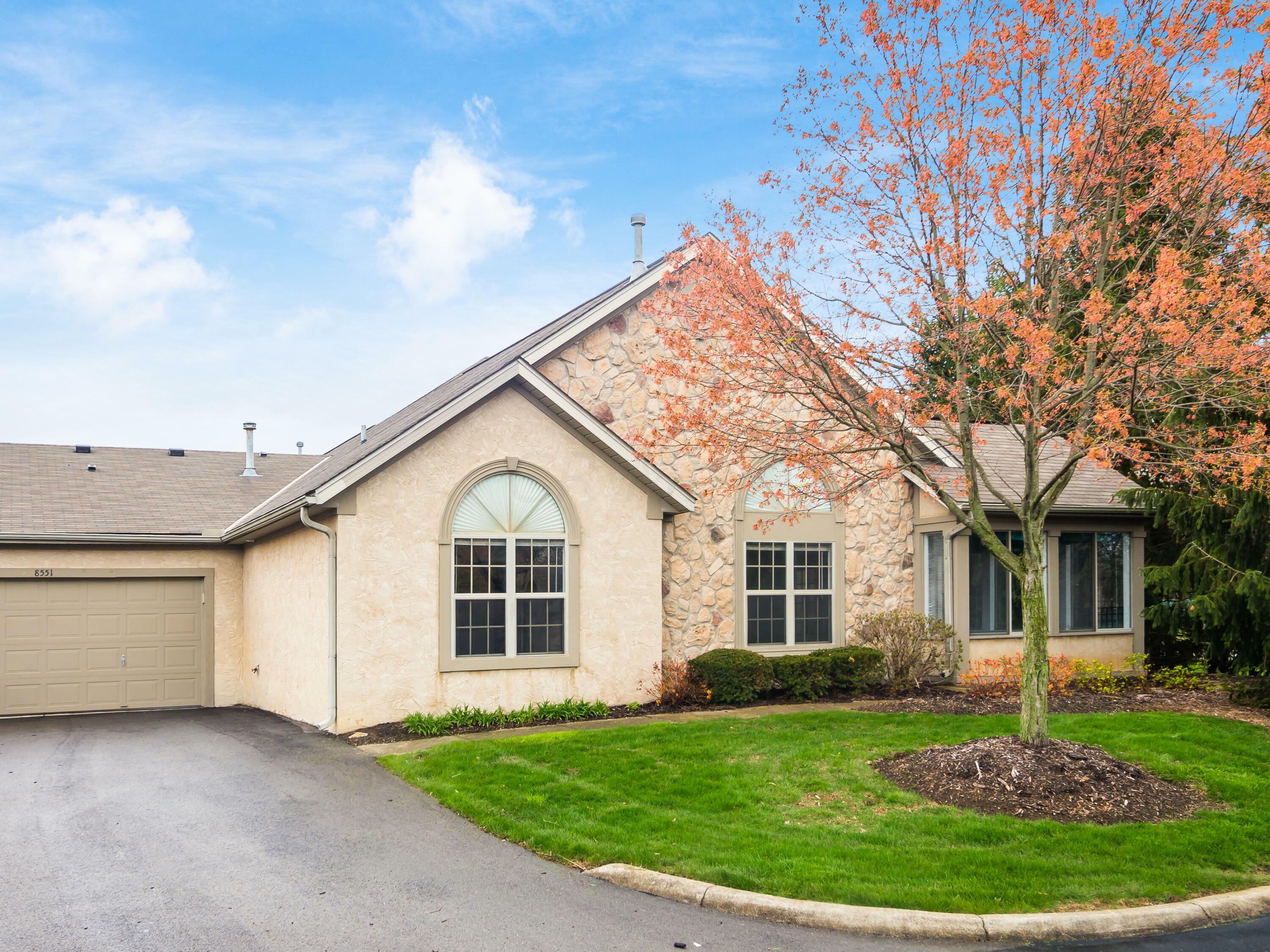 Property Photo: 8551 Riverbend Place OH 43065