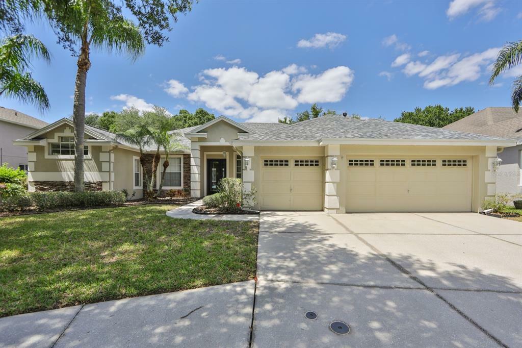 Property Photo:  8204 Nature Cove Way  FL 33647 