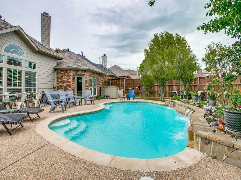 Property Photo: 11704 Pheasant Creek Drive TX 76244