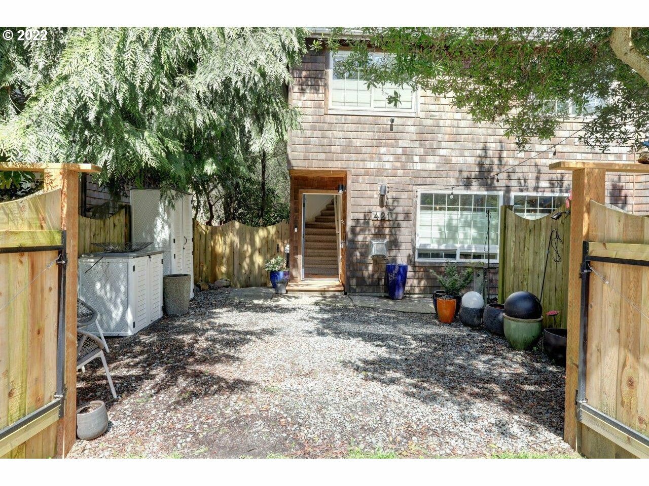 Property Photo: 421 Ocean Ave OR 97130