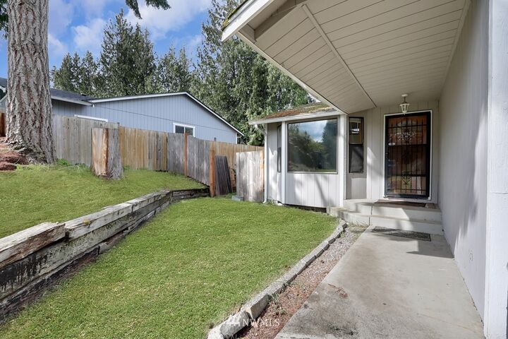 Property Photo:  15808 86th Avenue Ct E  WA 98375 