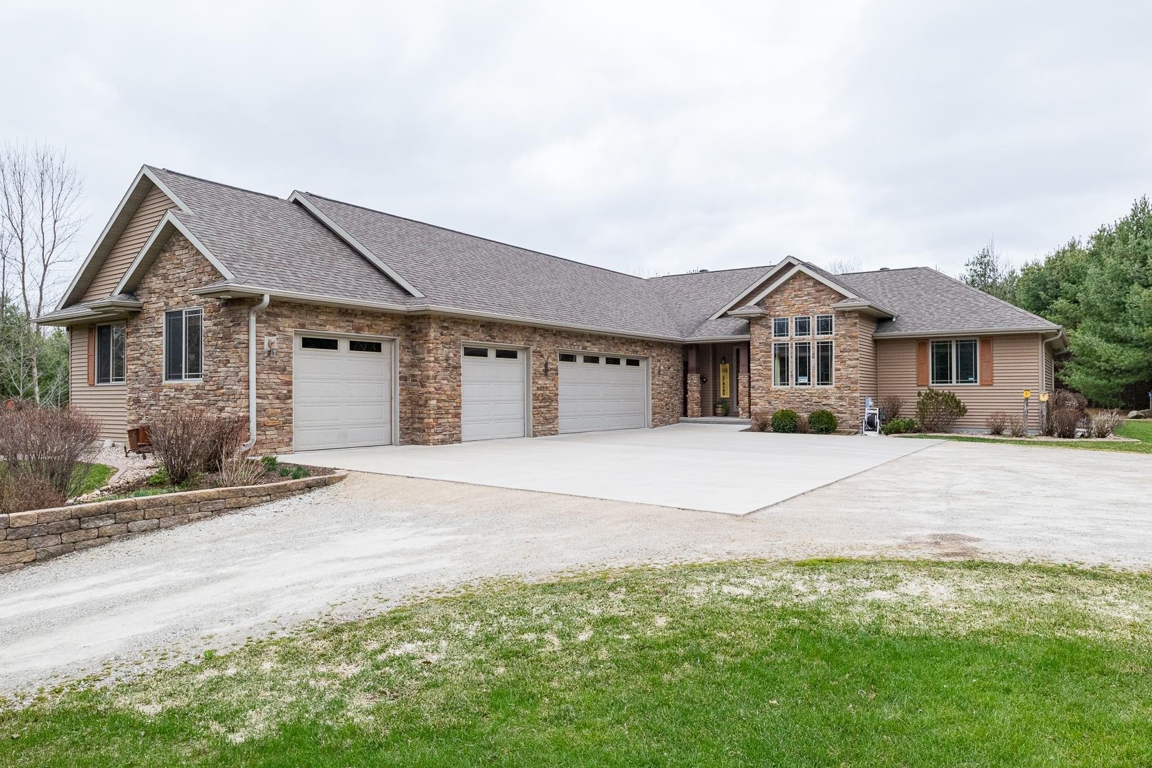 Property Photo: 7624 Center Road WI 54956