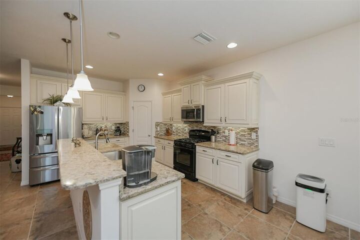 Property Photo: 8152 36th Street E FL 34243