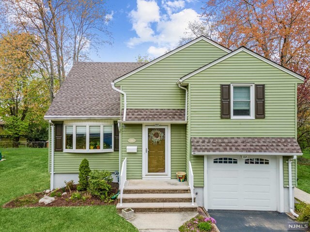 Property Photo: 391 Burnet Place NJ 07652