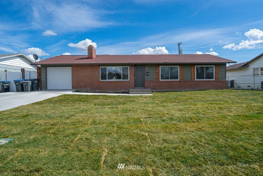 251 N Earl Road  Moses Lake WA 98837 photo