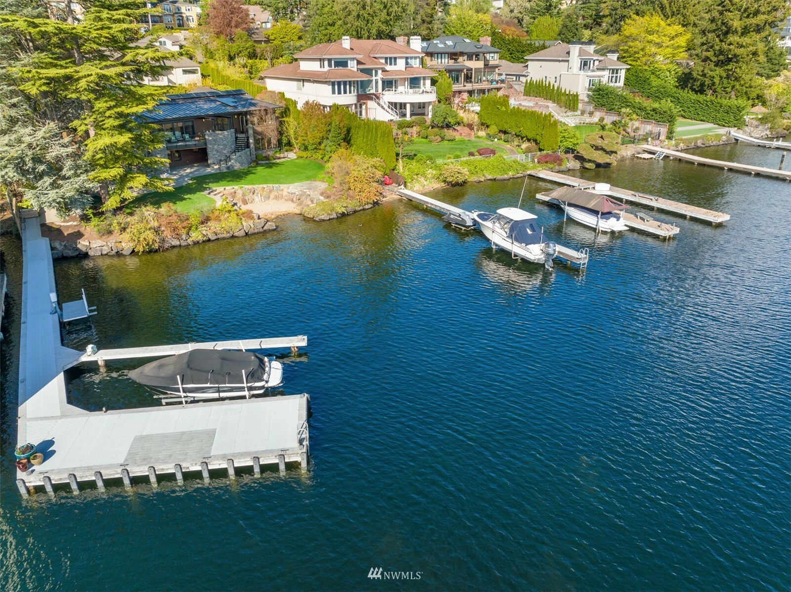 Property Photo:  9425 Lake Washington Boulevard NE  WA 98004 