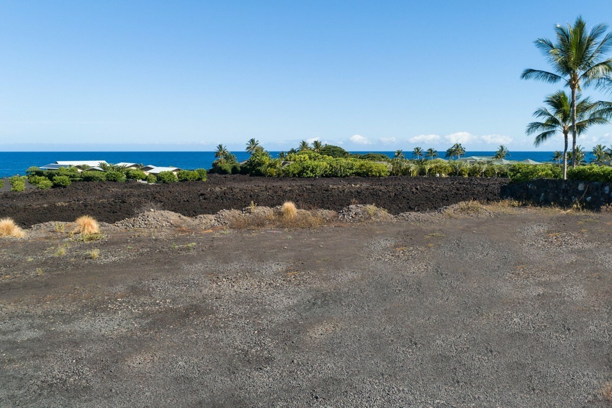 Property Photo:  72-1047 Kekahawaiole Dr  HI 96740 