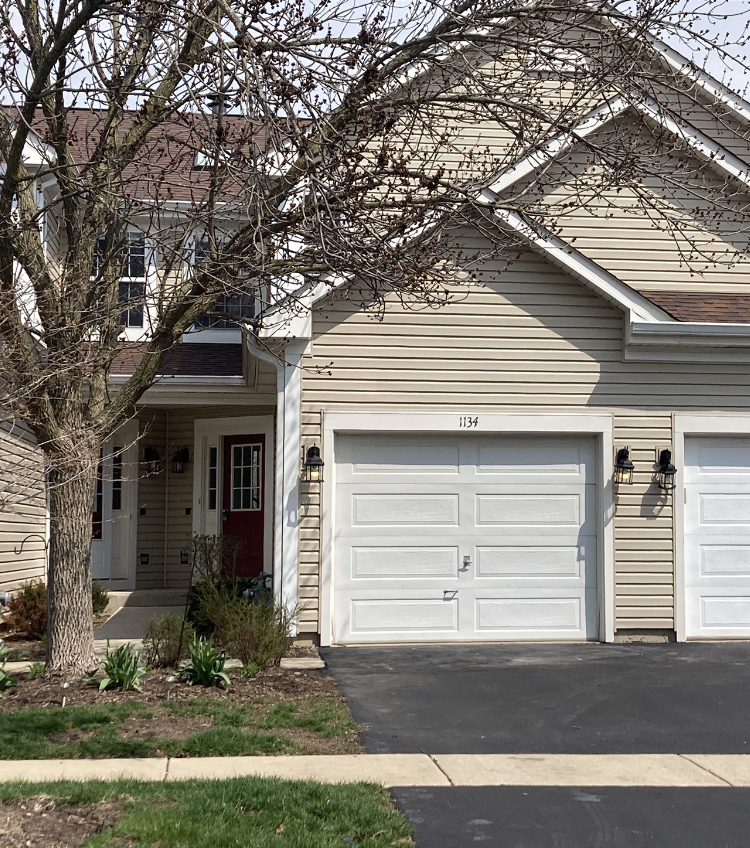 Property Photo: 1134 Heartland Gate 1134 IL 60156