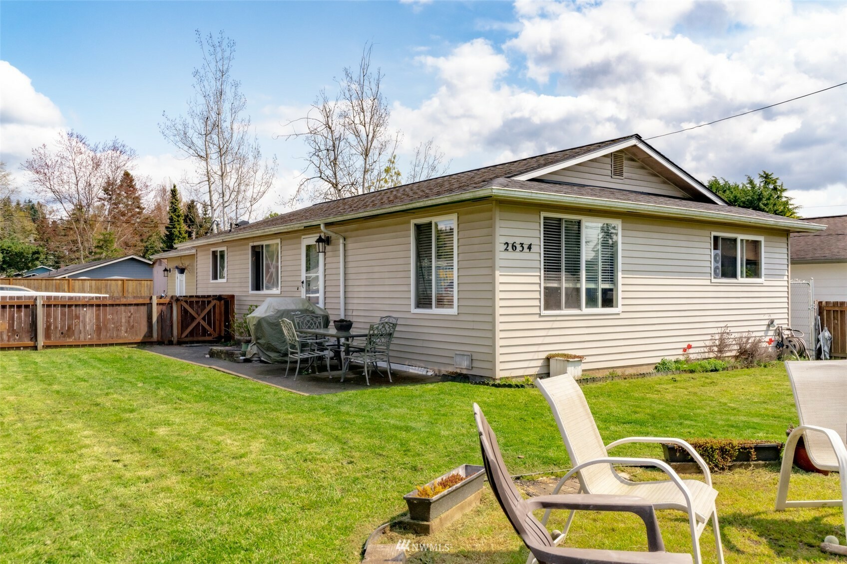 Property Photo:  2634 Yew Street  WA 98226 