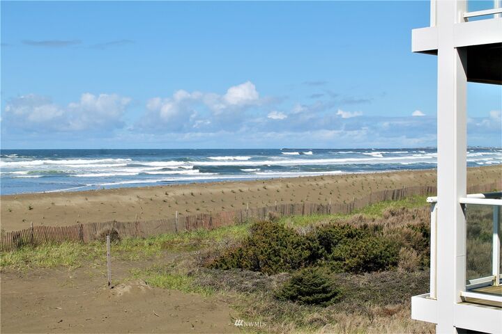 Property Photo: 1600 Ocean Avenue 121 WA 98595