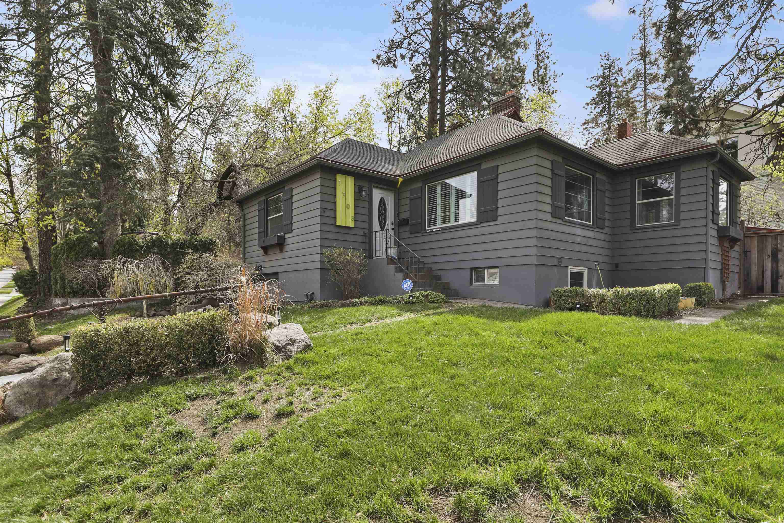 Property Photo: 1703 S Cedar St WA 99203