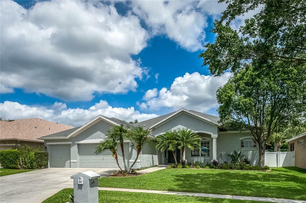 Property Photo:  2226 Golf Manor Boulevard  FL 33596 