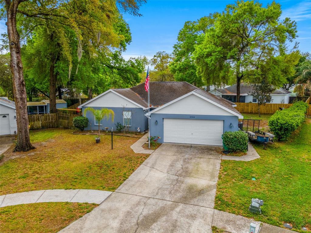 Property Photo:  6944 Oakcrest Way  FL 33542 