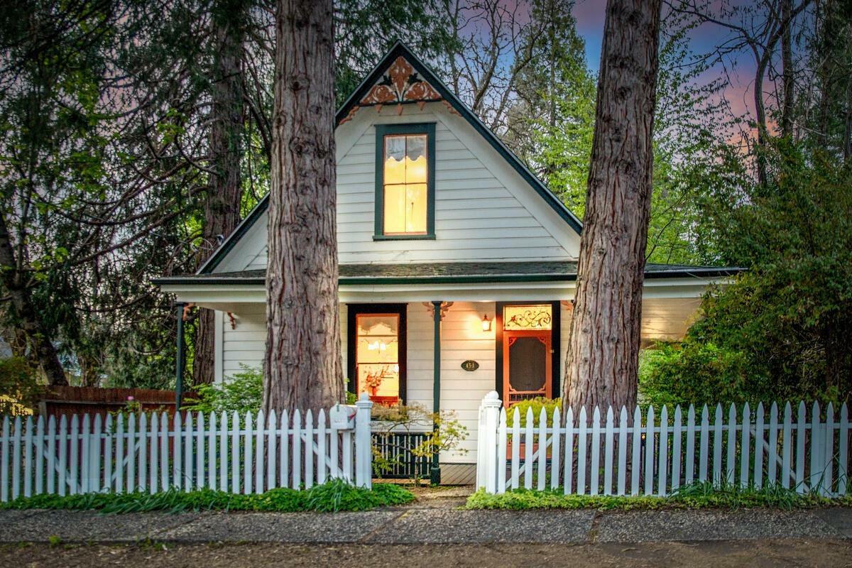 Property Photo: 453 455 Sacramento Street CA 95959