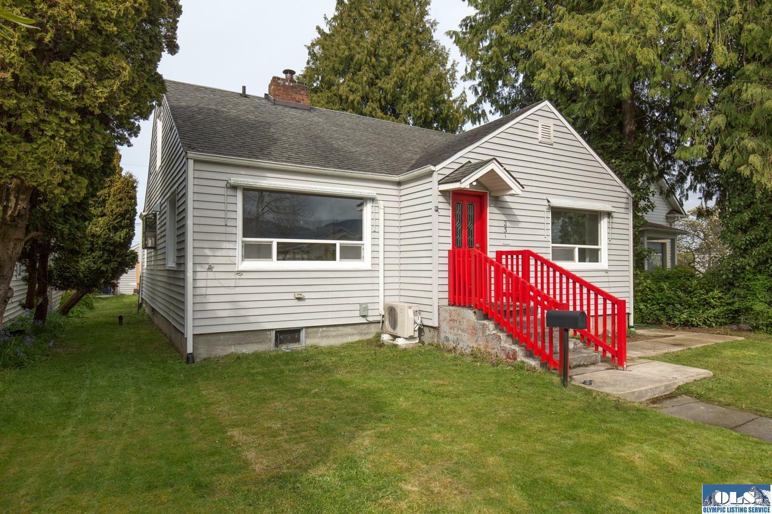 Property Photo: 231 W 4th Street WA 98362