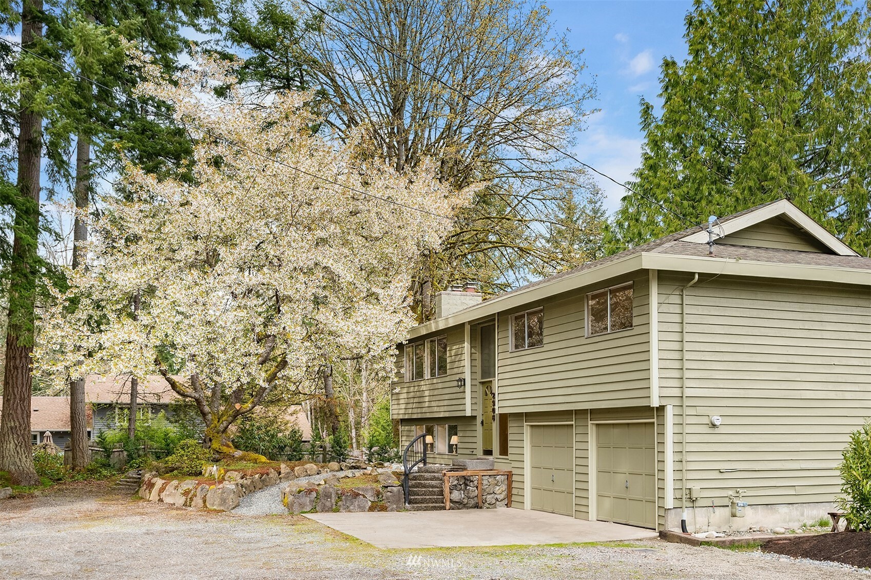 Property Photo:  2906 243rd Avenue SE  WA 98075 