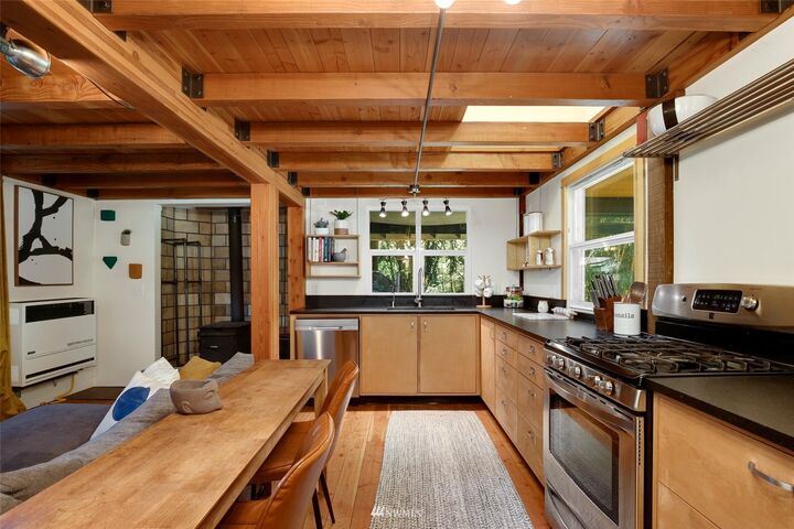 Property Photo: 11851 14th Avenue S WA 98168